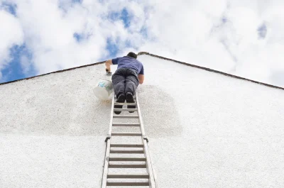 Peinture extérieure à Véron — façades et ravalement